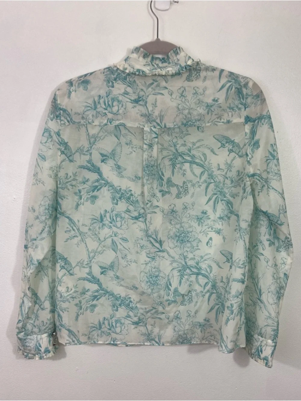 Alice + Olivia Kurt Ruffle Pintuck Blouse Antique Butterfly Off White M Silk - Picture 6 of 11